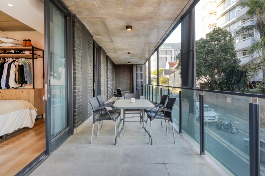 1 Bedroom Property for Sale in Sea Point Western Cape
